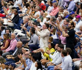 jiuyou-德约科维奇在湖人比赛中表现优异，最后时刻胜出引发热议！的简单介绍