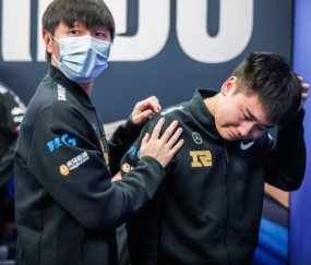 九游下载中心-关于詹姆斯在RNG比赛中战术调整，险胜引发热议！的信息