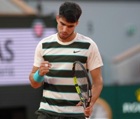 九游游戏平台-纳达尔重返赛场，领先优势明显首场状态出色，MAD观众沸腾！的简单介绍